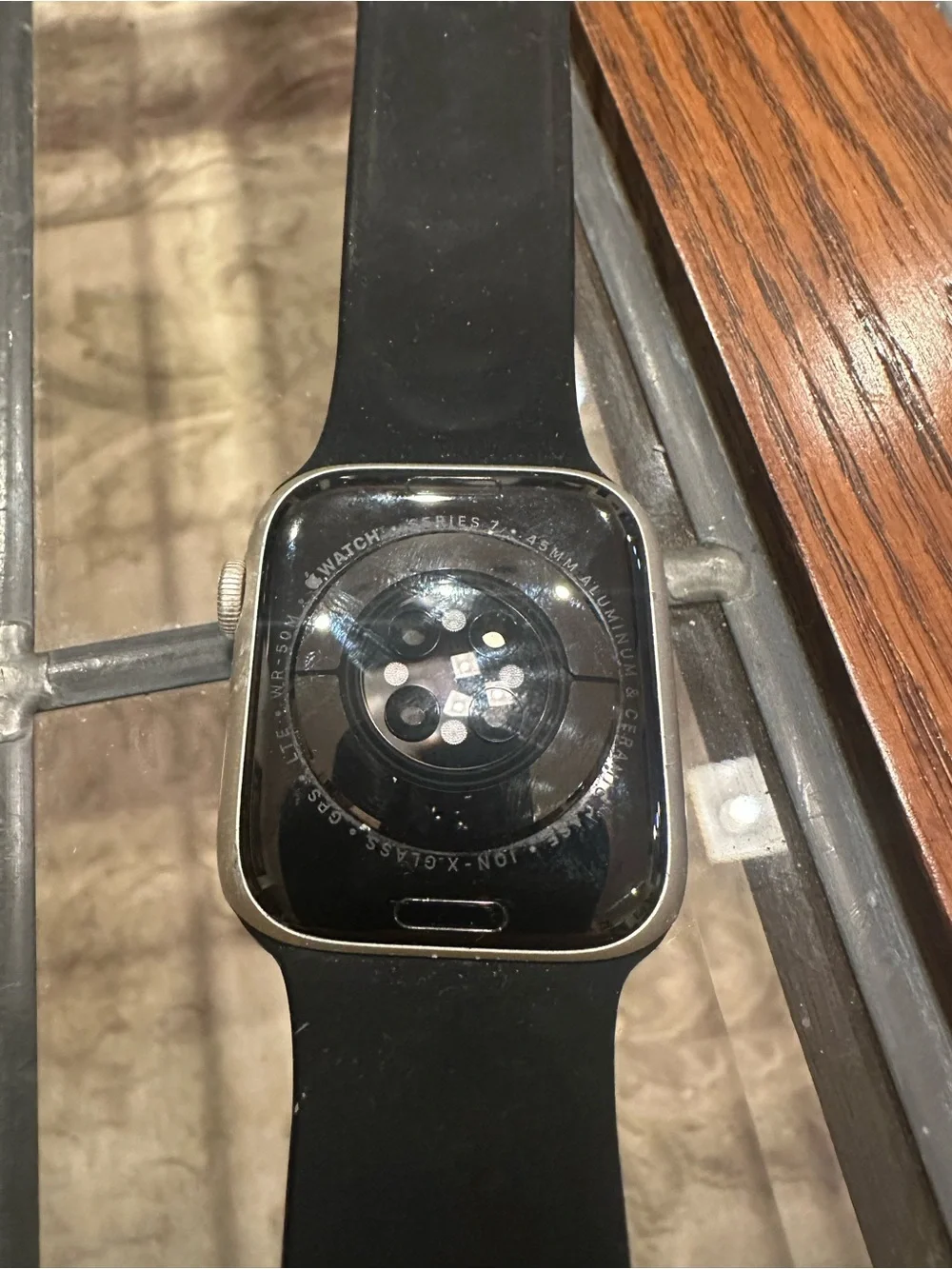 Apple Smartwatch series 7 with Silicone Band